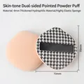 Hahnentritt- und nudefarbene Marshmallow-Puderquasten aus 70mm dickem Hydrophilschwamm - Houndstooth Doppelt spitz