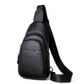 Zaino monospalla da uomo in pelle nera martellata con logo metallico tricolore - Nero 8105