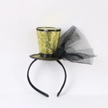 Dettaglio cerchietto mini cappello da strega dorato con paillettes e fiore in rete - Taglia unica / Fiore Oro con Rete