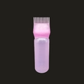 Dettaglio della scala graduata sul flacone applicatore rosa per tinta capelli - Rosa