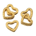 Cinco colgantes de corazón dorados calados con textura en relieve irregular para joyería - 13*14mm / Dorado