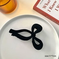 Eleganter schwarzer Haarklammer mit Samtschleife für Damen, 11x7cm, minimalistisch - Schleife / Schwarz