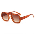 Retro pilot sunglasses with tortoiseshell frame and gradient brown lenses style - Red Floral Gradient Tea
