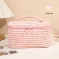 Borsa per cosmetici in peluche a scacchi rosa e bianca con manico e doppia cerniera - Rosa