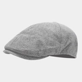 Vista de detalle de gorra de lino gris claro mostrando la textura y costura plana - Ajustable / Gris