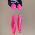 Detail of pink marble acrylic teardrop earrings with gold ring and silver needle pins - Marble Pattern Waterdrop Style / Pink (Silver Earring Post)