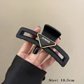 Pinza per capelli a triangolo nero opaco con scritta POWER dorata e misura 10,5cm - 10.5CM Grande / Nero
