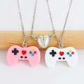 Magnetische Gaming-Partnerhalsketten mit leuchtenden Anhängern in Rosa und Weiß - Gamepad Weiß Rosa (6731)