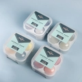 Lot de 4 éponges de maquillage colorées dans une boîte transparente aux tons violet et vert - Avec Autocollant / Rose Fraise