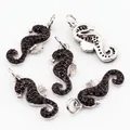 Pendentifs hippocampe en argent 925 avec oxydes de zirconium noirs micro-pravés - Argent 925 / Seahorse White Gold Plated / 1 pièce