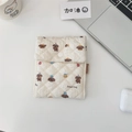 Gesteppte cremefarbene Tasche mit süßen Brot-Hund-Prints und weißem Druckknopfverschluss - Brot Hündchen