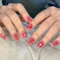 Uñas postizas degradadas rojas con flores 3D, motivos de corazón y detalles de estrellas - Estilo de Pegamento Decorativo 3D Degradado Rosa (JP2795)