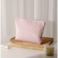 Borsa cosmetica in tela rosa con trama a scacchi 3D a rilievo e chiusura lampo - Rosa