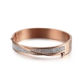 Bracciale in acciaio inossidabile oro rosa con cristalli a doppia fila e finitura spazzolata - Stile Pavé Incrociato (KB120016-KFC) / Oro rosa