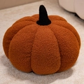 Pluche pompoen sierkussen gemaakt van zachte teddy fleece stof voor Halloween decor - Bruine pompoen