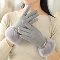 Light gray thermal knitted gloves with faux fur trim and gold fashion metal plaque - Grey [Knitted Upgrade]