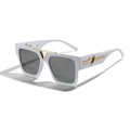 Gafas de sol cuadradas blancas elegantes con cristales grises y detalle de corazón dorado - Montura Blanca Lente Gris