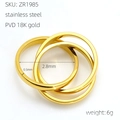 Dettaglio dell'anello a tre strati in acciaio inossidabile placcato oro 18 carati - Taglia 6 (ZR1985G-6) / Oro