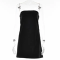 Robe courte sexy noire sans bretelles bustier moulante présentée sur un mannequin de studio - S / Noir