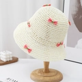 Chapeau de paille crème avec nœuds roses sur support en bois pour la plage d'été - Taille Unique (54-58CM) / Blanc