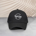 Berretto da baseball in cotone nero con ricamo bianco Rich Day e stelle decorative - Taglia unica / Nero