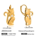 Detailansicht der goldenen Katzenohrringe mit Zirkon und genauen Größenangaben - Goldene Katze Ohrclip (JDE0311110)