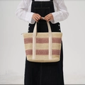 Handgefertigte Stroh-Tragetasche mit rosa und beigen Streifen für den Strand - 43cmx15cmx31cm / Rosa