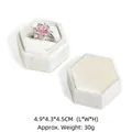 White hexagonal velvet jewelry box for rings measuring 4.9x4.3x4.5cm and weighing 30g - White
