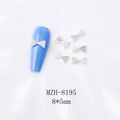 Détail de bijoux d'ongles nœuds argentés 8x5mm avec perles et strass sur ongle bleu - Nœud Papillon Argenté avec Perle et Strass (8195)