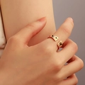 Bague ouverte dorée texturée irrégulière avec design de bord ondulé chic - Style Ouvert à Bord Ondulé Irrégulier (A-386) / Or KC