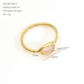 Détail d'une bague en acier inoxydable plaqué or 14K sertie d'une pierre rose naturelle - Style Vintage Occidental (ZR2246G) / Taille 50 / Or