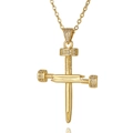 Collana con ciondolo a croce a chiodo dorata con zirconi su sfondo bianco pulito - Stile Croce A Chiodo (CX-D922)