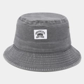 Nahaufnahme eines grauen Vintage-Anglerhuts mit Brooklyn-Aufnäher und Metall-Ösen aus Segeltuch - M (56-58cm) / Grau