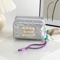 Beauty case argento trapuntato a cuore con patch a balze e tirazip in corda intrecciata - Cuore Bianco (Corpo Argentato/Volant Bianco Sporco)