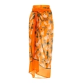 Détail du paréo à fleurs orange avec tissu léger semi-transparent et taille à nouer au côté - Taille unique / Sarong Orange Uniquement