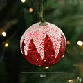 Boule de Noël rouge 8cm avec décor neige en mousse blanche et cordon doré - 8cm/7g / Rouge