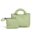 Mini hellgrüne geflochtene Ledertasche mit passender Pouch und rundem Griff - Matcha-Grün
