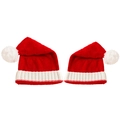 Detail van de gebreide textuur van rode kerstmutsen met pluizige witte pompons - Rood Ouder-Kind Set