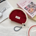 Dunkelrote Muschel-Kosmetiktasche aus Filz mit weißem Plüschrand und Hund-Logo - Weihnachtsrot