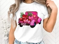 Wit Valentijn T-shirt met roze luipaard print truck en LOVE grafisch ontwerp - XS / Wit