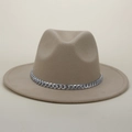 Detail of khaki wool felt fedora featuring a stylish silver metal chain decoration - M (56-58cm) / Apricot