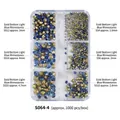 Set de pedrería azul para uñas con tamaños mixtos y base dorada en caja de 6 rejillas - Azul Mar (Base Dorada Diamante Azul Claro)