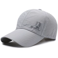 Casquette de sport gris clair avec perforations laser respirantes et logo silhouette - Réglable / Gris clair