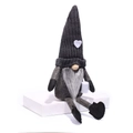 Gnome de Noël gris en peluche avec longues jambes et motif cœur blanc sur bonnet tricoté - Style Homme / gris foncé