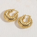 Orecchini a cerchio bombati placcati oro 14K con motivi geometrici a stella traforati - Orecchini A Cerchio Spessi Con Intaglio A Stella