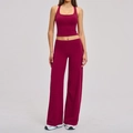 Completo sportivo due pezzi in tessuto spazzolato con canotta scollo a u e pantaloni larghi - S / Rosso Lampone
