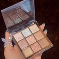 Nine-color eyeshadow palette with glittery pink and champagne gold shimmer shades - No. 02 All Shimmer Pink Gold Champagne