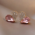 Macro di orecchini a lobo a cuore rosa con placcatura in oro e dettagli in pavé di cristalli - Base Dorata (HE5116) / Cuore Rosa