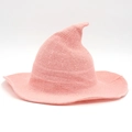 Rosa gestrickter Hexenhut mit spitzer Form und gewellter Krempe für Halloween-Kostüme - Einheitsgröße / Rosa
