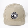 Casquette snapback kaki à bord plat avec broderie ronde New York City NYC - Khaki